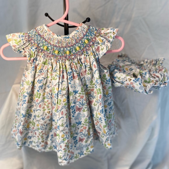 Gorgeous floral Los Encajeros two piece bloomer set. - Picture 2 of 5